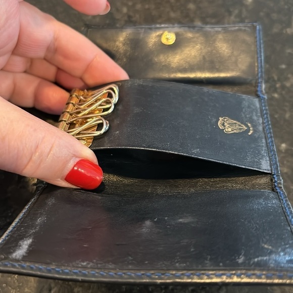 Vintage Gucci 6 key holder accessory navy blue with lotus floral print goldtone. - Picture 8 of 13